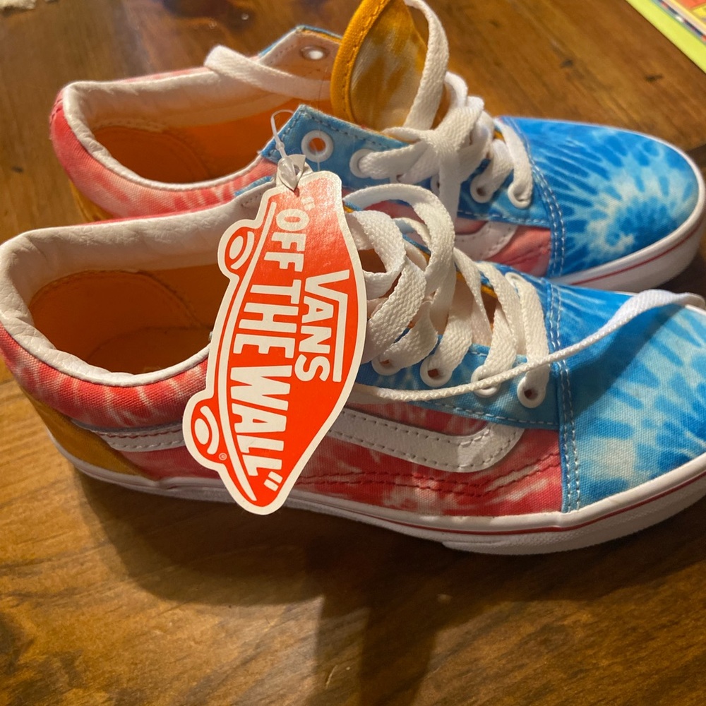 Brand new with tags youth tie dye Vans size 2